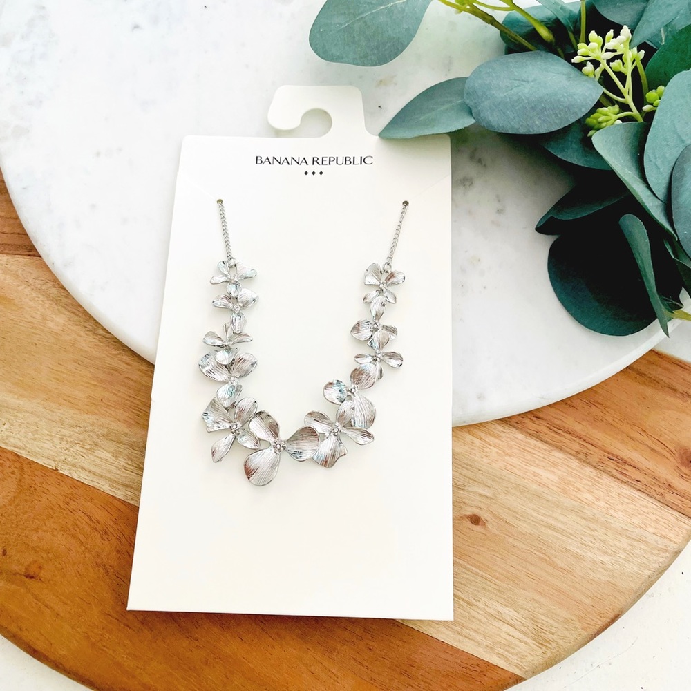 Banana Republic Silver Flower Necklace